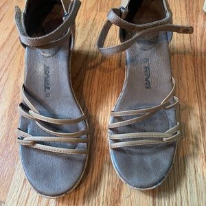 Teva Tan Leather Wedge Sandals Size 8 / Euro 39